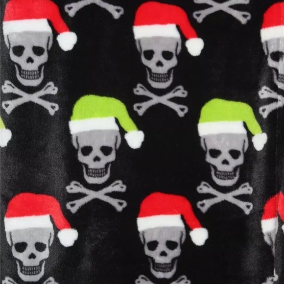 Betsey Johnson Black Skull Christmas Santa Throw - Picture 4 of 8