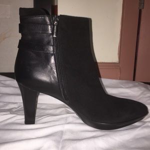 Brand new booties made in Italy