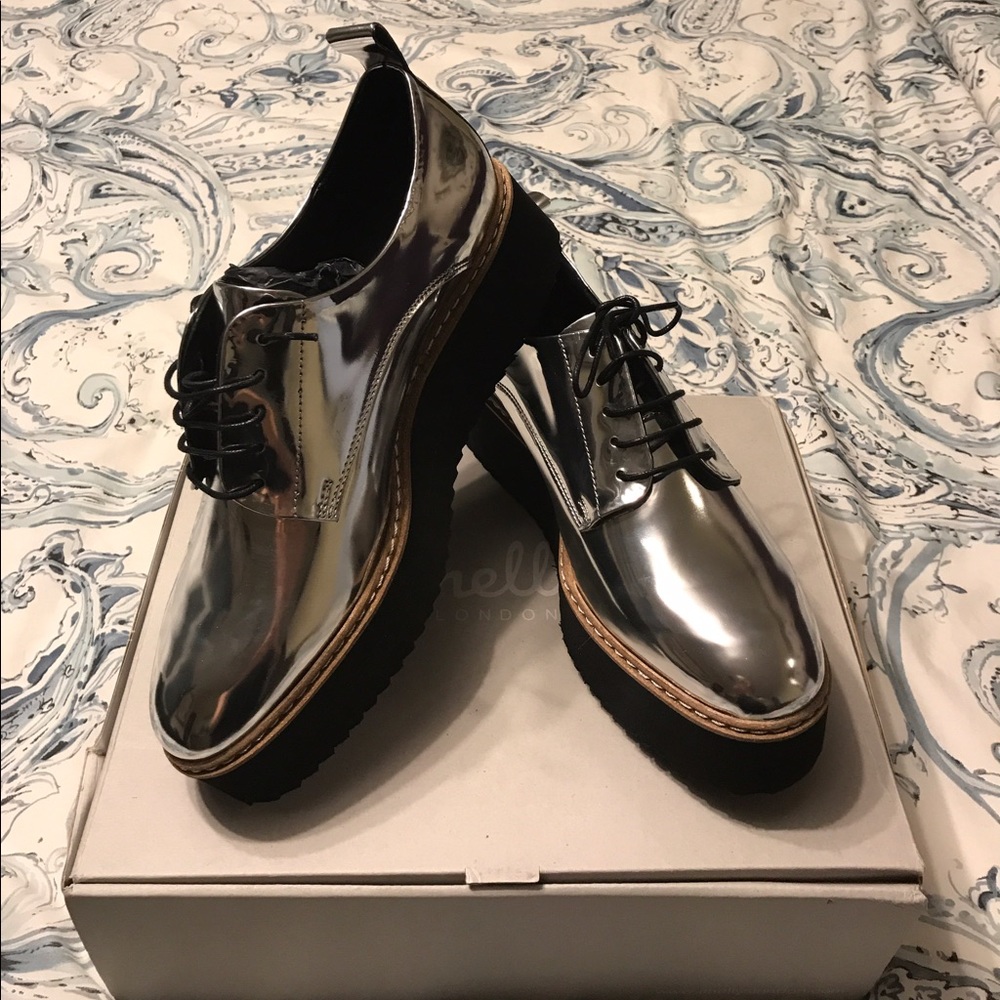 Shellys of London teivis oxfords. Brand new
