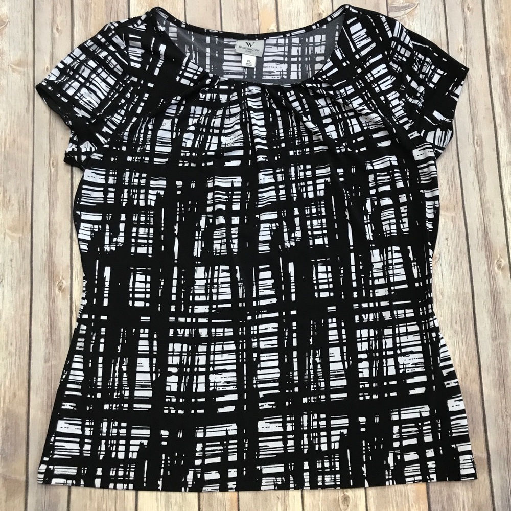 💥FLASH💥Sale! ♥️Black & White Top