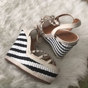 Schutz Black and White Platforms