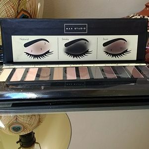 Max Studio Eyeshadow Essentials Palette