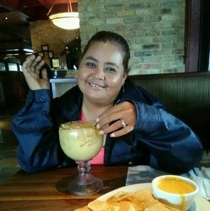 Meet your Posher, Juana