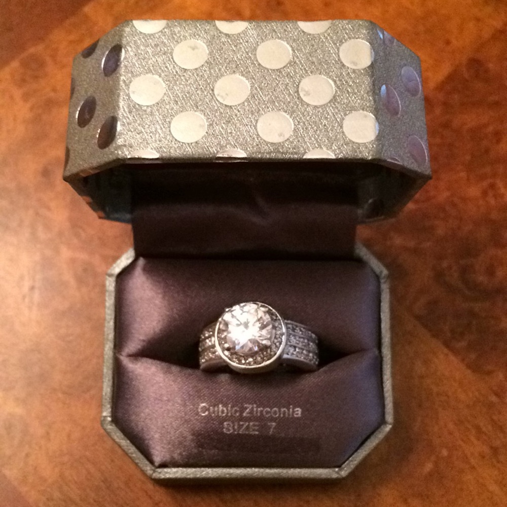 Cubic Zirconia Silver Ring size 7