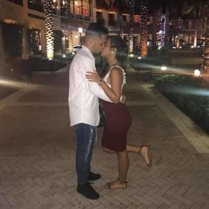 Meet your Posher, Carlos