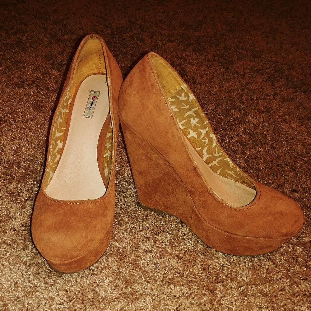 Suede wedges