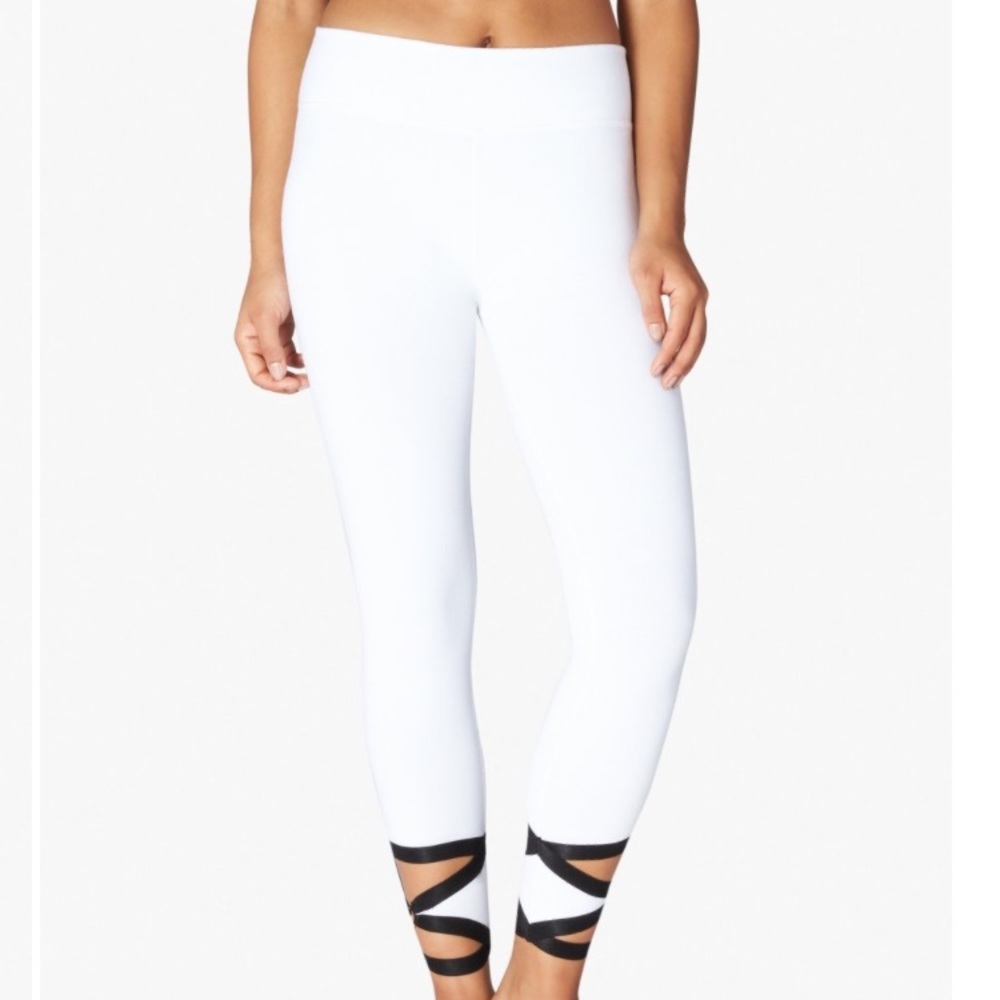 ❗️❗️NEED TO SELL❗️❗️NWT Beyond Yoga Leggings