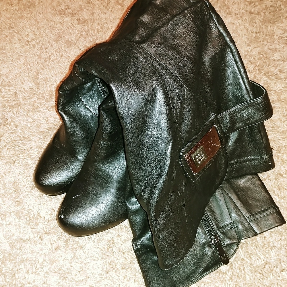 Black boots
