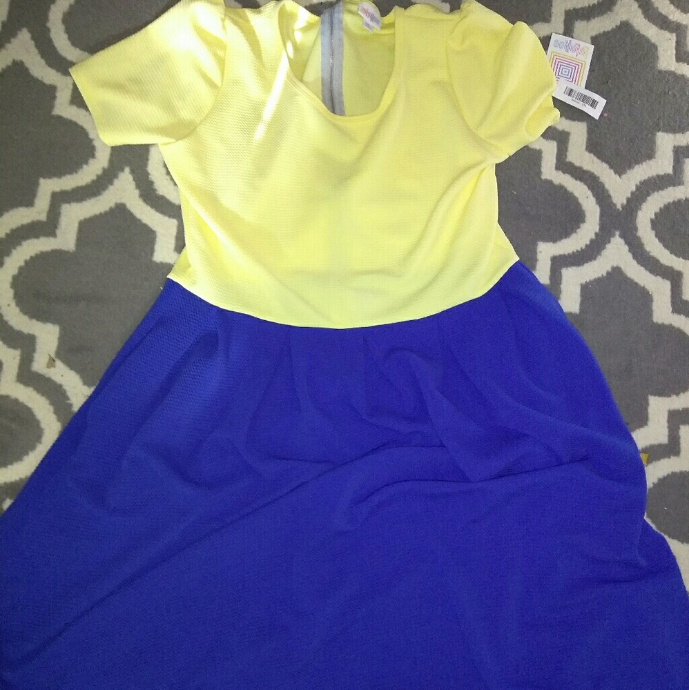 2x amelia, yellow and blue