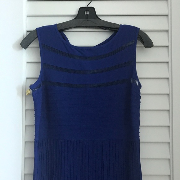 TADASHI SHOJI Gown - Picture 4 of 6