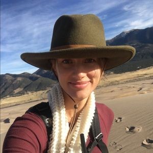 Meet your Posher, Stacy