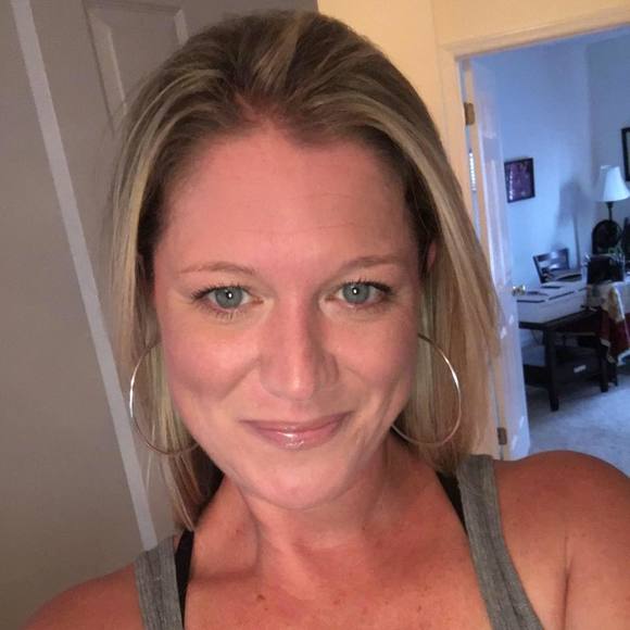 Meet your Posher, Elizabeth - Picture 1 of 1