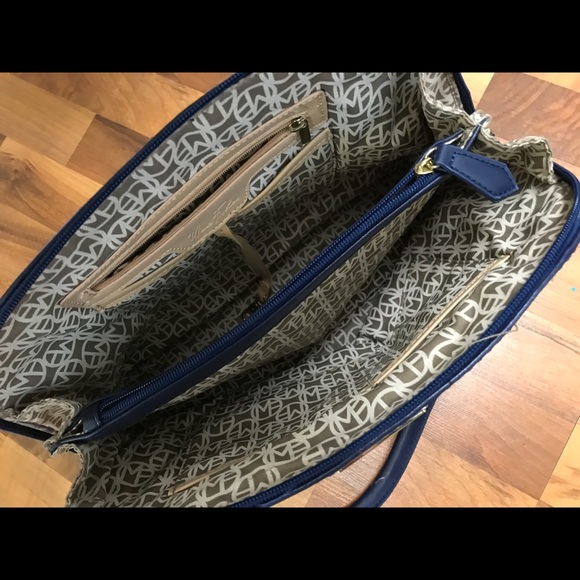 Marc Fisher Blue Shoulder Bag, great condition - Picture 4 of 4