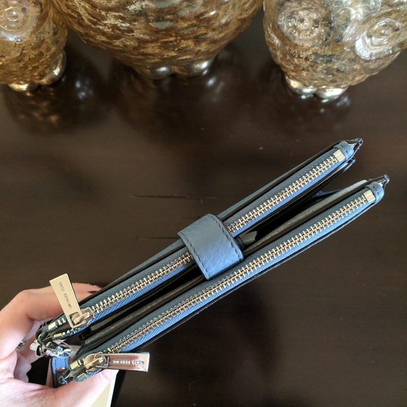 NWT Michael Kors Adele Smartphone Wristlet - Picture 3 of 3