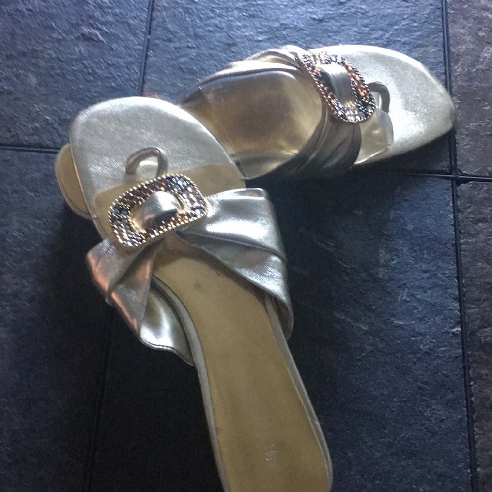 Shoe