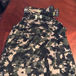 NWT Under Armour Mens Heat gear tank top.