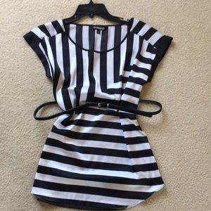 NWOT Express Silky blouse, Small