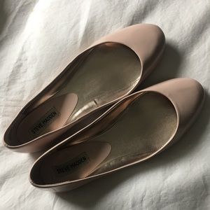 Steve Madden blush-nude patent leather flats