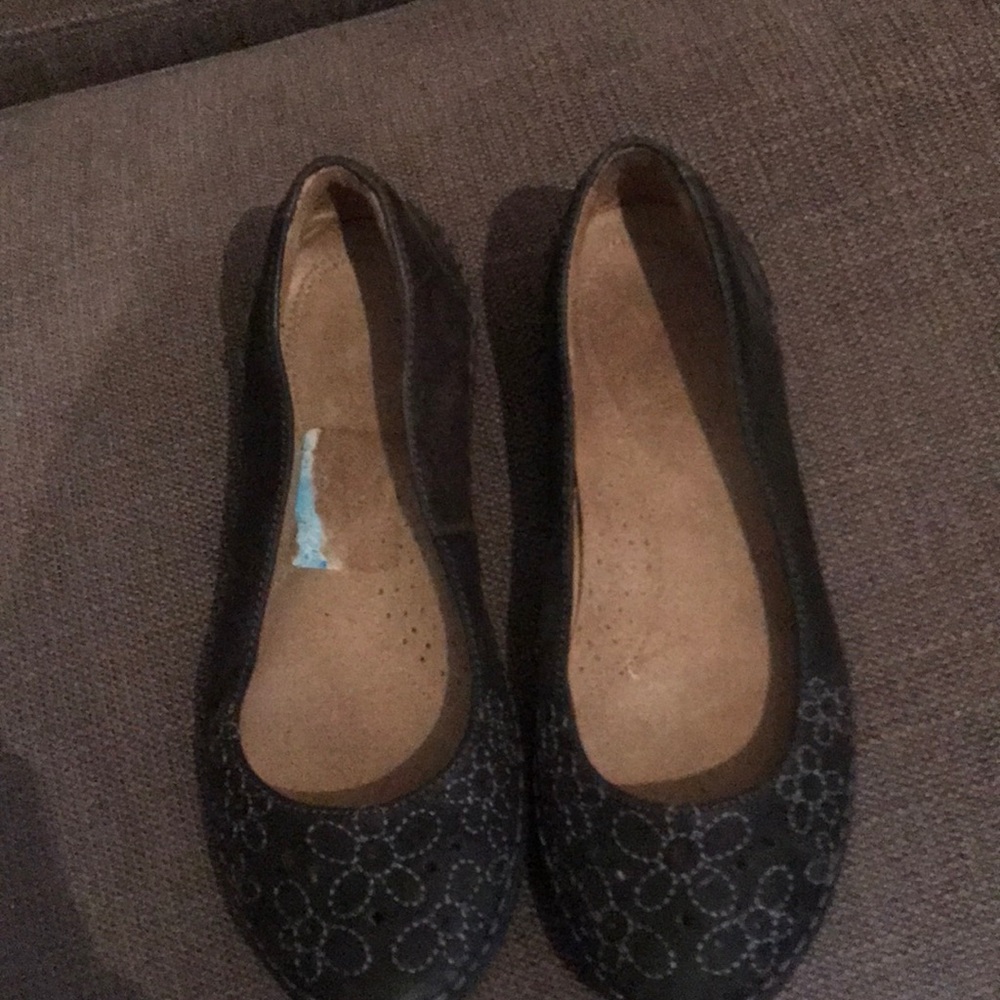 Naturalizer black flats