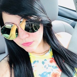 Meet your Posher, Ariana