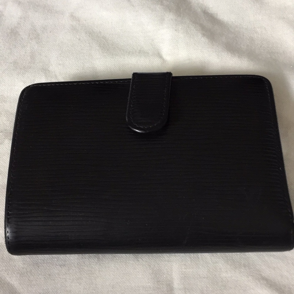 LV French purse