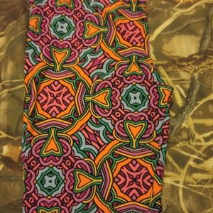 Lularoe OS Celtic Knots
