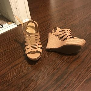 Wedges nude