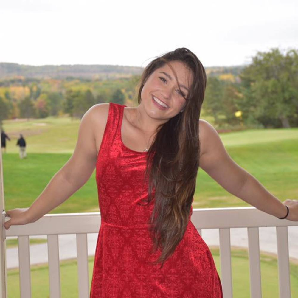 Meet your Posher, Raegan