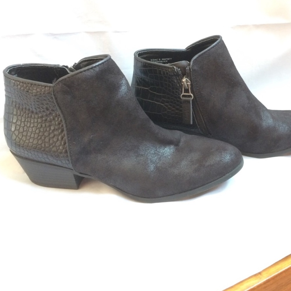 Simply Vera Wang Danna ankle boots size 7