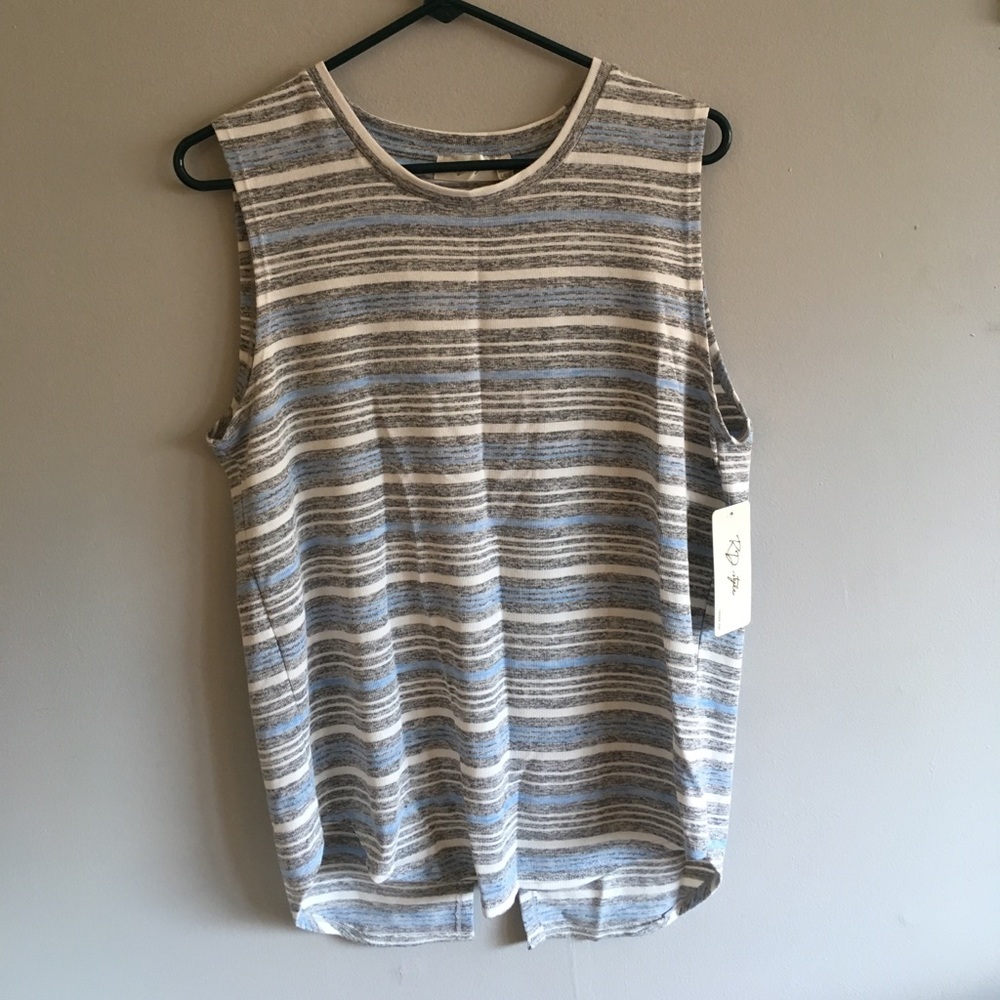 NWT RD style split back knit top
