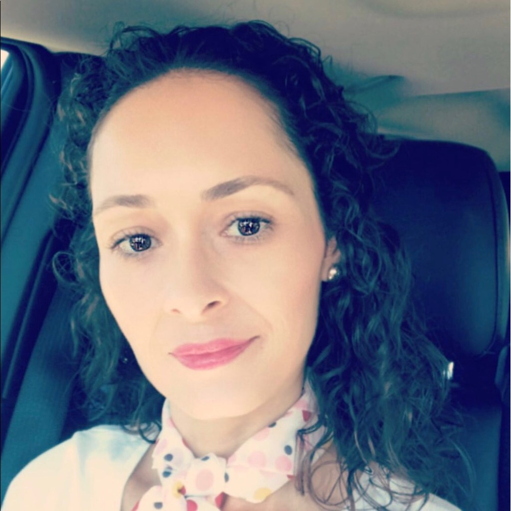 Meet your Posher, Corina