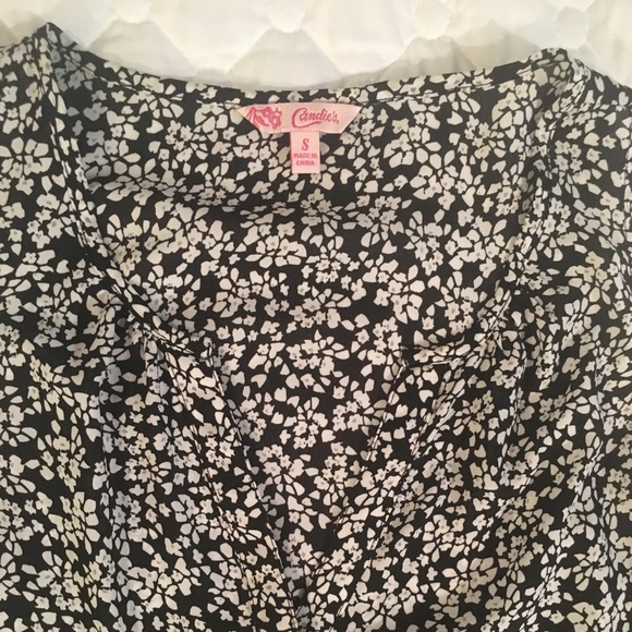 Flowy V-Neck Tank - Picture 2 of 3