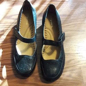 Christmas Sale ** Easyspirit Shoes ** NWOT