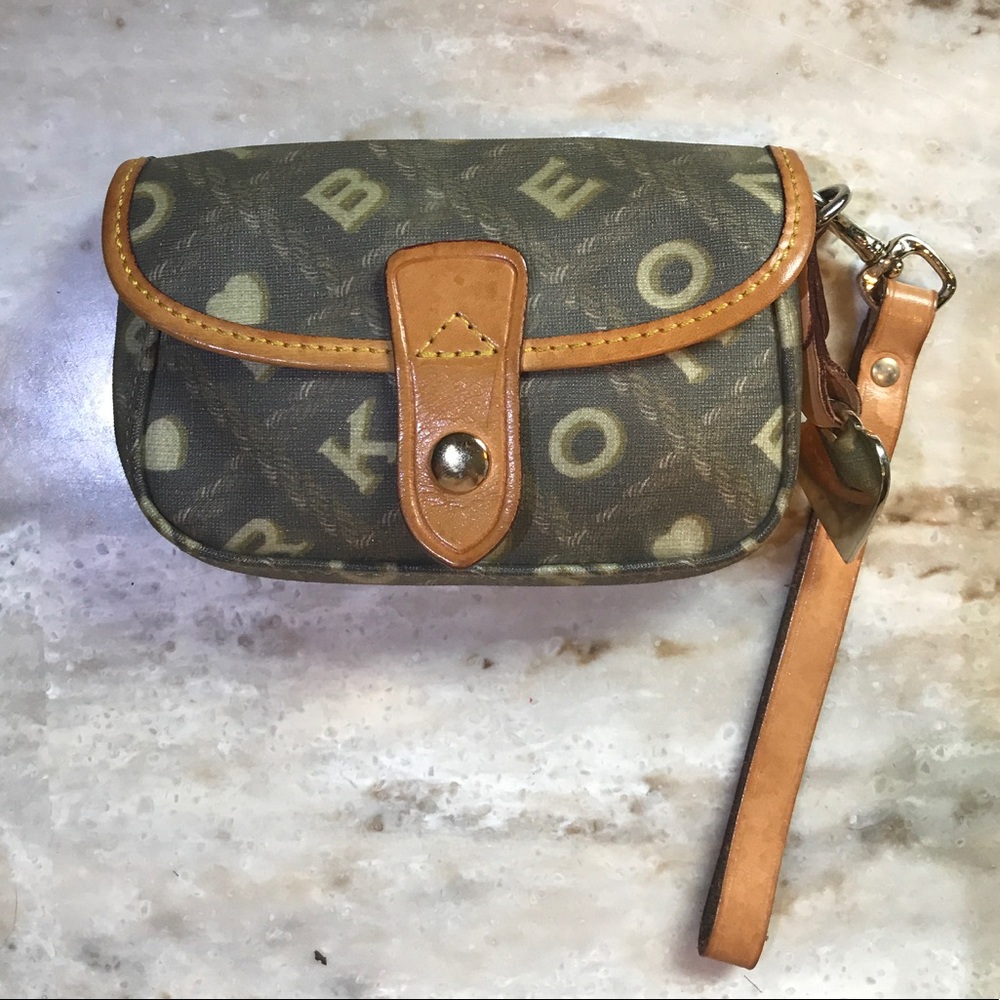Dooney & Bourke Leather Wristlet | *OBO*