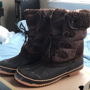 Like-new fold-over reversible duck boots