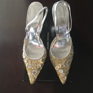 Beautiful gold Valerie Stevens dress shoe!