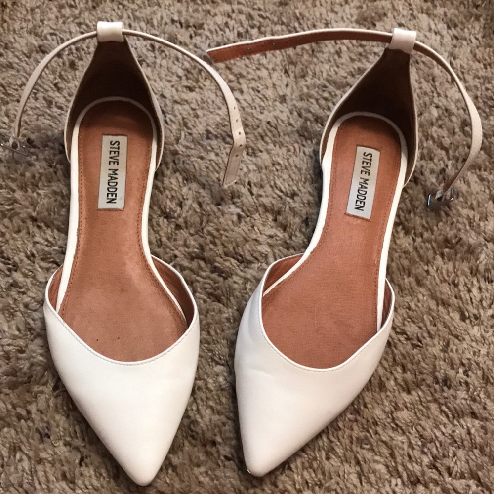 Steve Madden white flats