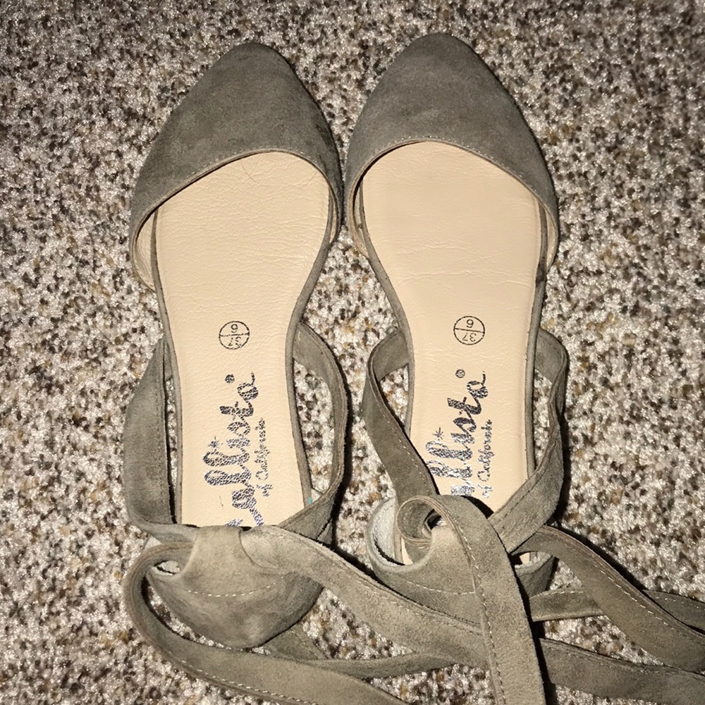 Tie up flats