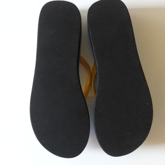 Sandals - Picture 4 of 4