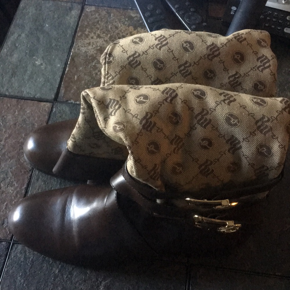 Shoe