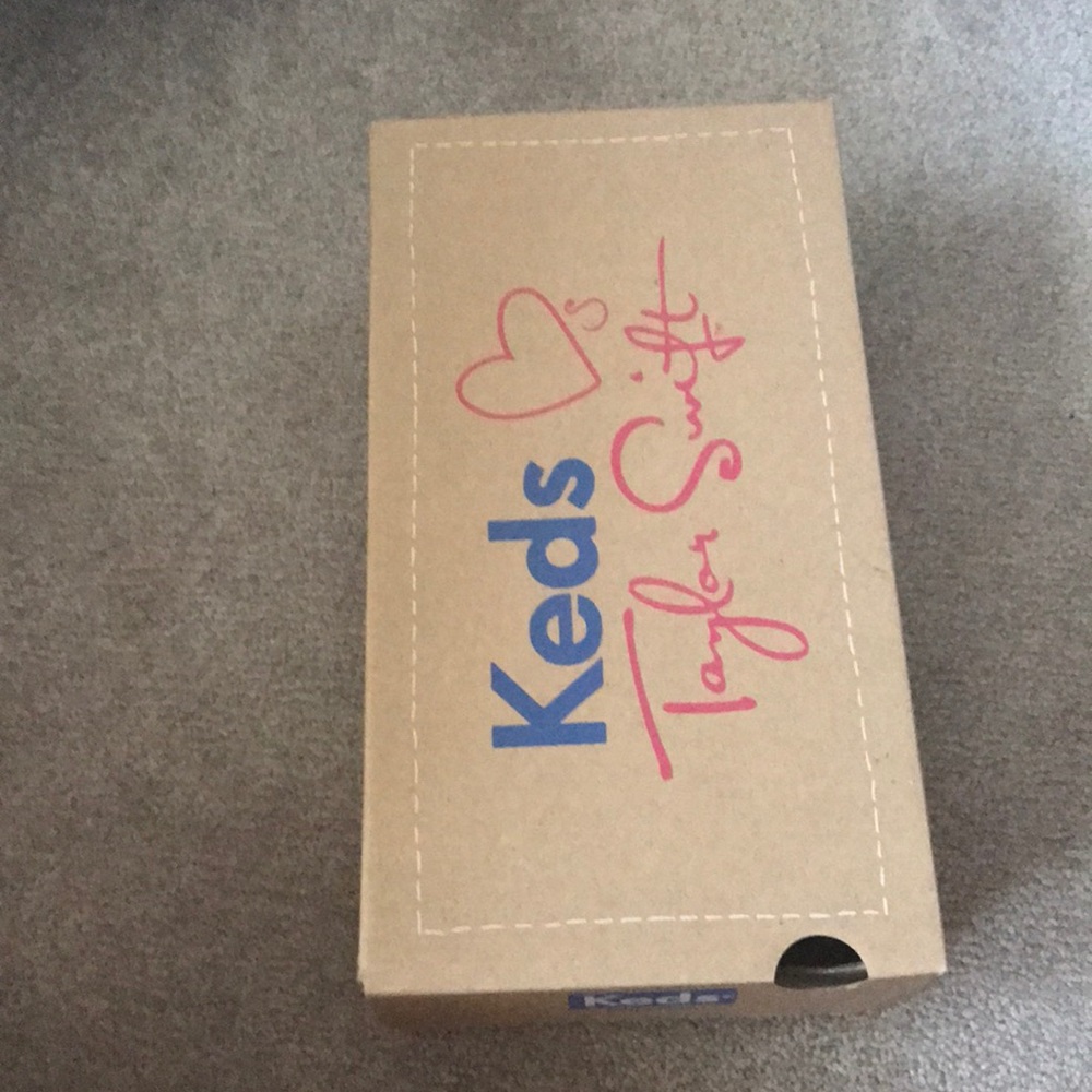 Taylor swift keds!