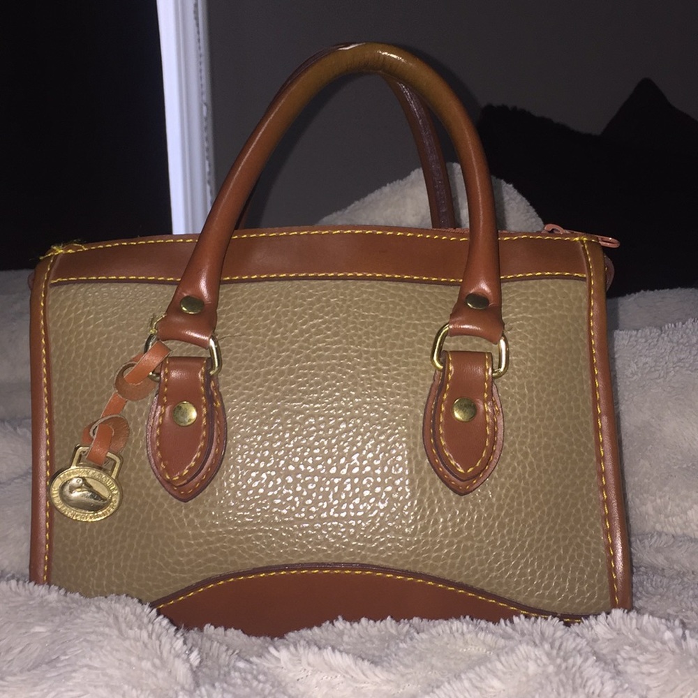 Dooney & bourke all weather leather purse