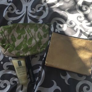 NWOT Clinique makeup bag, skincare & makeup
