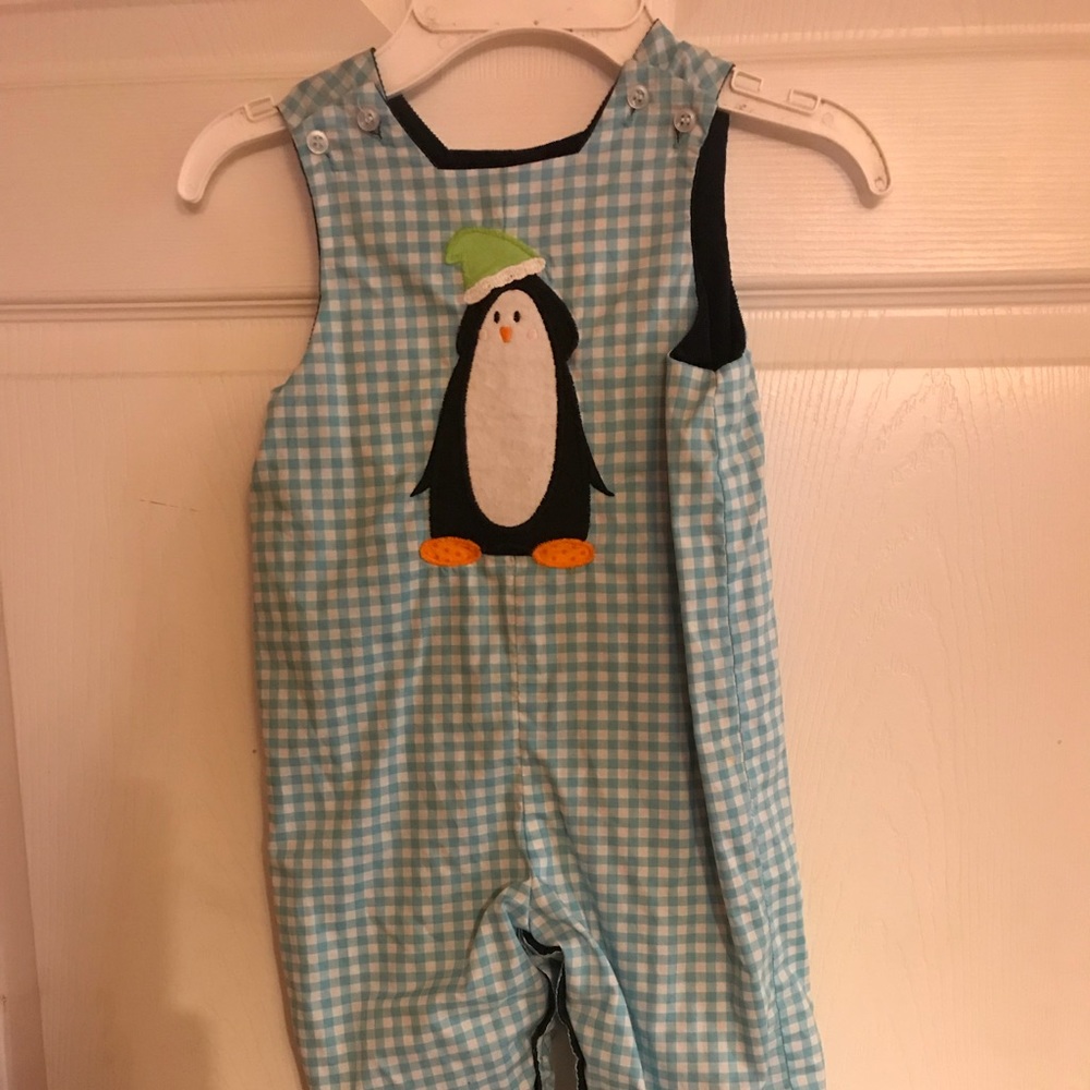EUC Reversible Bailey Boys 24 months