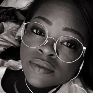 Meet your Posher, Ronique