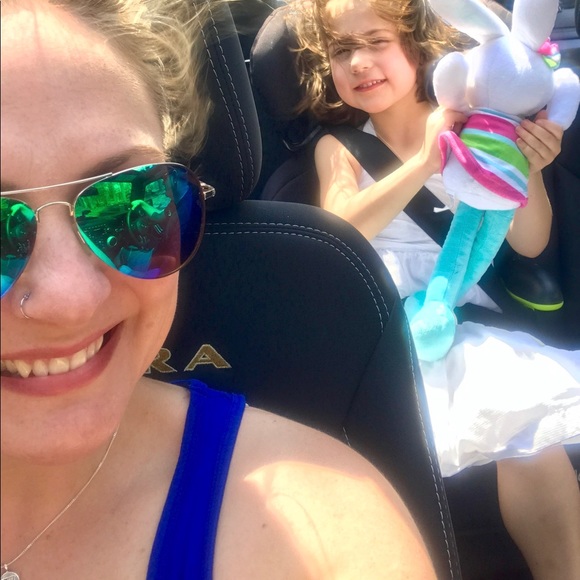 Meet your Posher, Karye - Picture 2 of 2