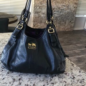 Black coach purse!!