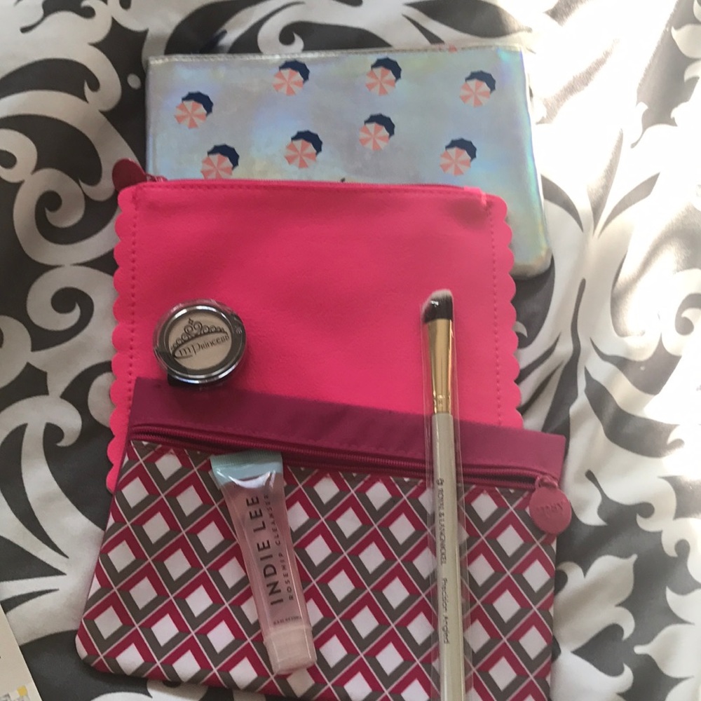 NWOT Ipsy makeup bags and makeup