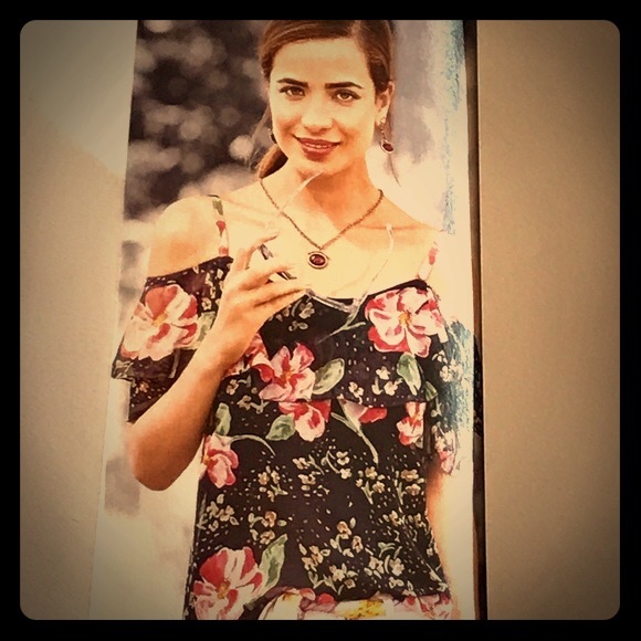 Cabi cold shoulder cami nwot - Picture 3 of 3