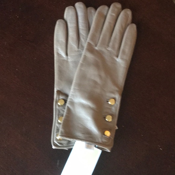 ❌sold❌Michael Kors taupe Leather Gloves - Picture 3 of 6